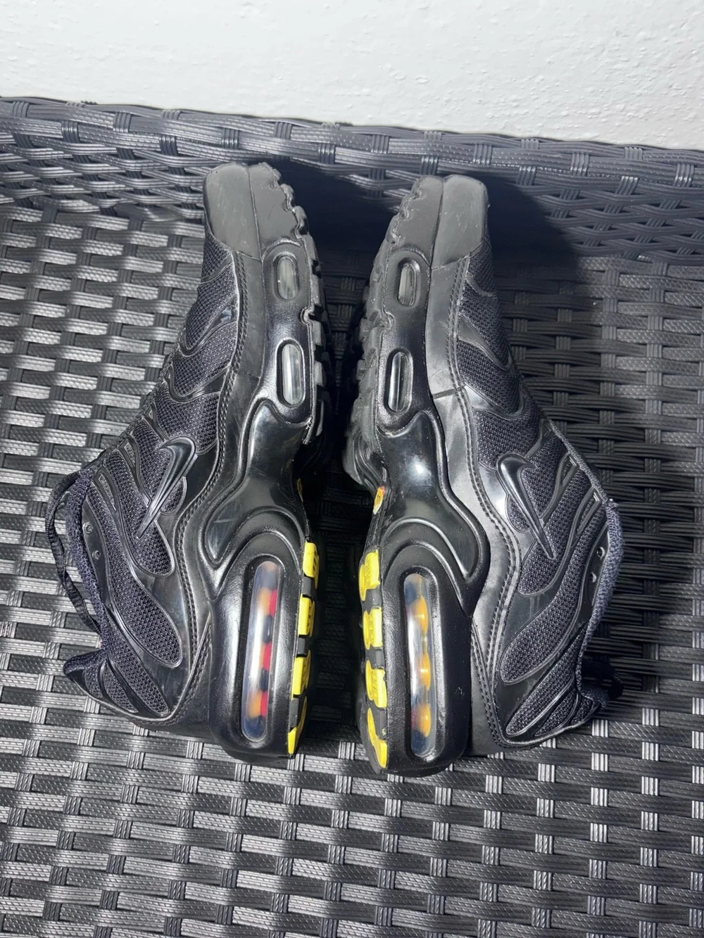 Nike Air Max Plus Size 6.5 Y Black Athletic Sneakers